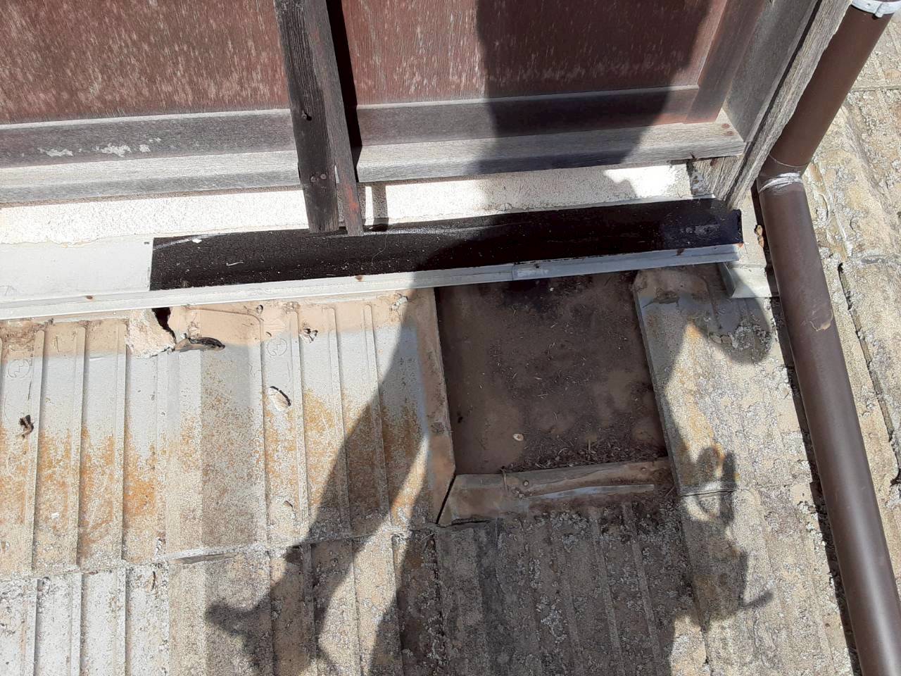 つくば市　調査時のサッシ周辺の役物の劣化の確認